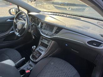 Opel Astra Sports Tourer 1.2 Edition picture 14