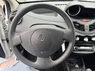 Renault Twingo 1.2 16V Acces picture 15