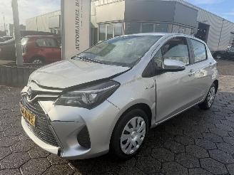 škoda osobní automobily Toyota Yaris 1.5 Hybrid Aspiration Autm 2016/1