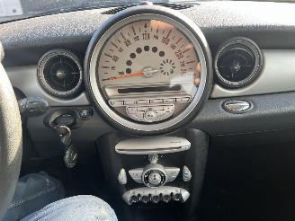 Mini Cooper 1.6 Cooper picture 15