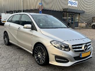 damaged passenger cars Mercedes B-klasse 180 Prestige AUTOMAAT 2018/4