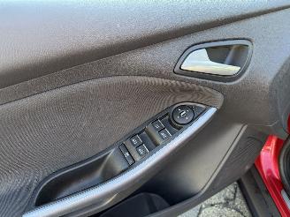 Ford Focus Wagon 1.6 TDCI Titanium nl auto picture 8