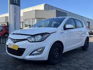 Damaged car Hyundai I-20 1.2i i-Motion 2012/9