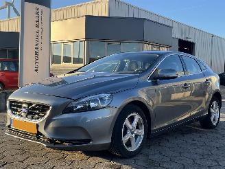 Schadeauto Volvo V-40 2.0 T2 R-Design 2015/1