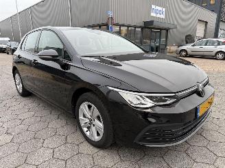 Volkswagen Golf 1.0 eTSI Life Business picture 3