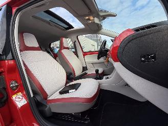 Volkswagen Up! 1.0 move up! BlueMotion picture 14