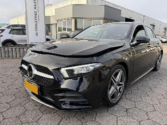 krockskadad bil auto Mercedes A-klasse A-klasse 180 Premium Plus 2021/5