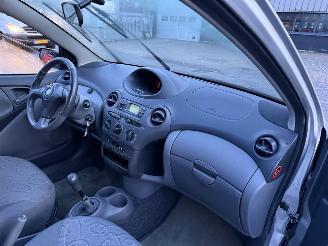 Toyota Yaris 1.3-16V VVT-i Luna picture 14