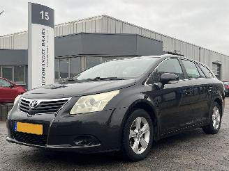 Vaurioauto  passenger cars Toyota Avensis Wagon 1.6 VVTi Comfort 2009/9