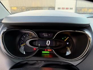 Renault Captur 0.9 TCe Helly Hansen picture 18