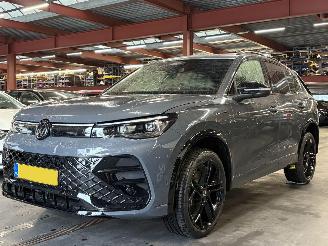 Schadeauto Volkswagen Tiguan 1.5 eHybrid R-Line Edition 2025/10