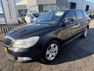 skadebil auto Skoda Octavia Combi 1.4 TSI Elegance Business Line AUTOMAAT 2010/2