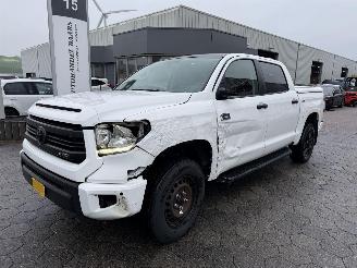 Schadeauto Toyota Tundra 5.7 V8 Double Cab 2015/1