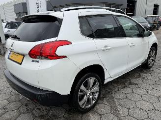 Peugeot 2008 1.2 PureTech Féline picture 4