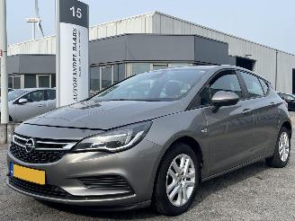Schadeauto Opel Astra 1.0 Online Edition 2017/4
