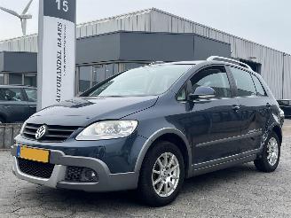 Schadeauto Volkswagen Golf plus 1.6 Cross 2008/4