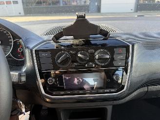 Volkswagen Up! 1.0 picture 17