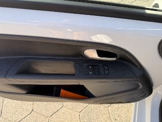 Volkswagen Up! 1.0 picture 14