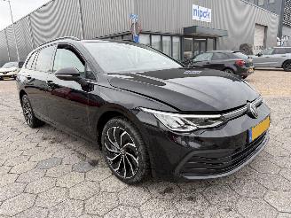 Voiture accidenté Volkswagen Golf Variant 1.0 eTSI Life Business 2023/1