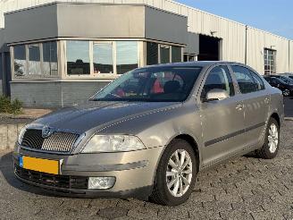 Voiture accidenté Skoda Octavia 1.6 FSI Ambiente Attractive Business AUTOMAAT 2008/4