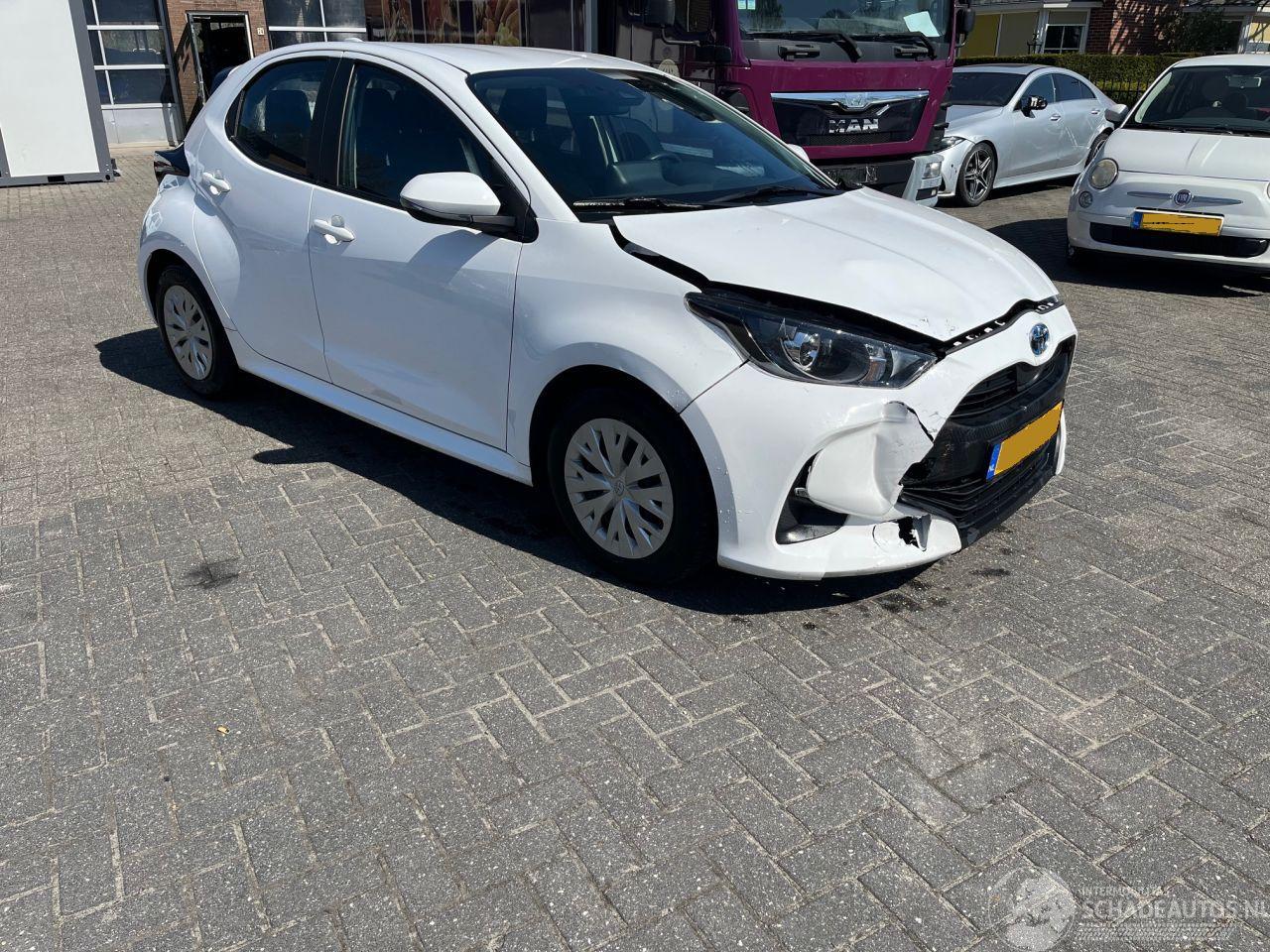 Toyota Yaris 1.5 HYBRID. ACTIVE AUTOMAAT.
