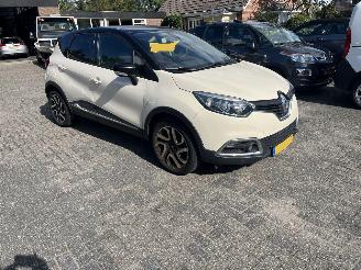 Damaged car Renault Captur 0.9 TCE DYNAMIQQUE. 2016/4
