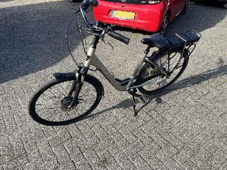 damaged bicycles Stella  Vicenza  elektrisch  damesfiets. 2020/5