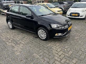 Voiture accidenté Volkswagen Polo 1.4 TDI COMFORLINE. 2015/11
