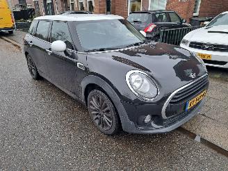 Vaurioauto  passenger cars Mini Clubman 1.5 COOPER 2016/11