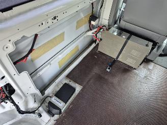 Volkswagen Transporter 2.0 TDI BM DC BUDGETLINE AIRCO picture 19