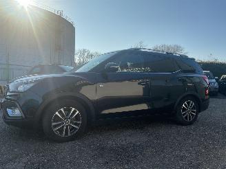 Ssang yong XLV 1.6 e-XDI Sapphire 4WD LEDER NAVI CRUISE AUTOMAAT picture 2