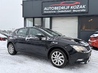skadebil auto Seat Leon 1.2 TSI Style Airco AUTOMAAT Cruise NAVI PDC 2016/11