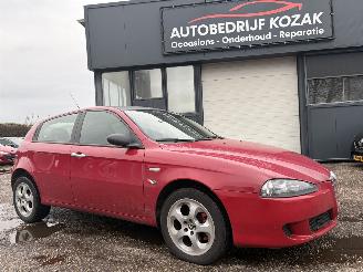 occasione autovettura Alfa Romeo 147 1.6 T.Spark Distinctive AIRCO LEDER 2005/6