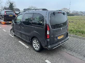 Peugeot Partner 1.2-12V picture 4