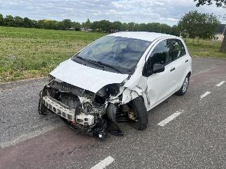 Toyota Yaris 1.0-12V picture 2