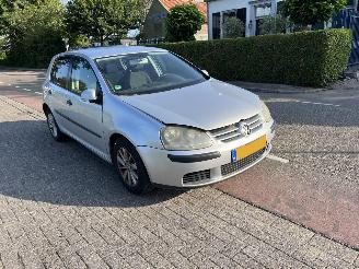 Vrakbiler auto Volkswagen Golf 1.6 FSi 2004/1