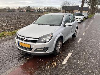 Opel Astra 1.6-16V automaat picture 2