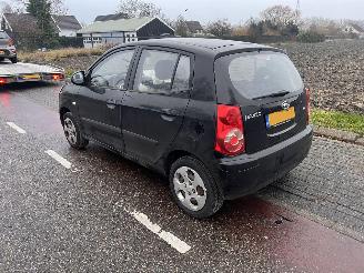 Kia Picanto 1.0-12V picture 4