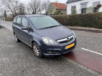 Auto incidentate Opel Zafira 1.6-16V 2007/6