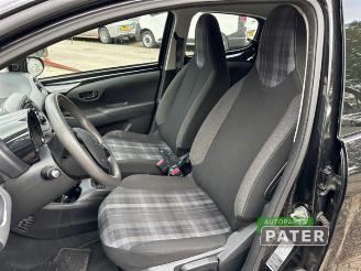 Peugeot 108 108, Hatchback, 2014 1.0 12V VVT-i picture 14