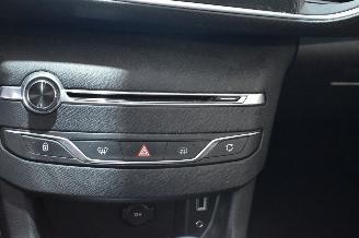 Peugeot 308 1.2 PureTech Style picture 29