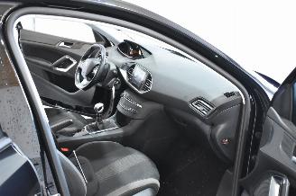 Peugeot 308 1.2 PureTech Style picture 14