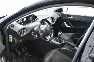 Peugeot 308 1.2 PureTech Style picture 18