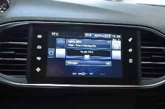 Peugeot 308 1.2 PureTech Style picture 28