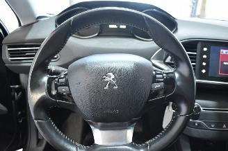 Peugeot 308 1.2 PureTech Style picture 22
