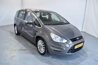 Auto incidentate Ford S-Max  2013/4