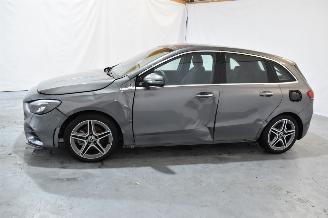 Mercedes B-klasse 180 AMG Line picture 4