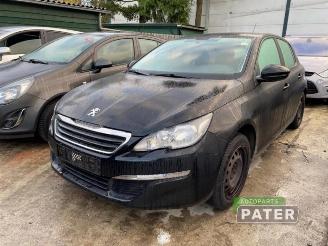 Auto da rottamare Peugeot 308 308 (L3/L8/LB/LH/LP), Hatchback 5-drs, 2013 / 2021 1.6 BlueHDi 120 2014/11
