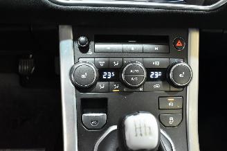 Land Rover Range Rover Evoque 2.2 eD4 2WD Pure picture 24