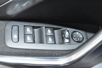 Peugeot 2008 1.2 Pure tech allure picture 17